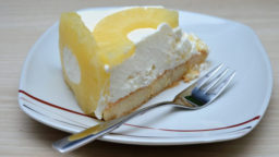 Jak připravit nepečený ananasový dort