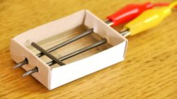 Jak vyrobit mikrofon z krabičky od sirek