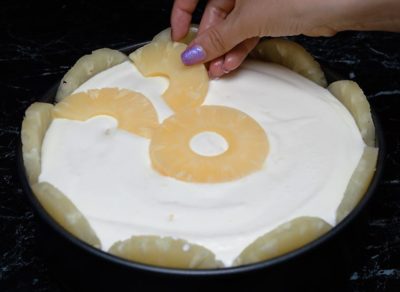 Jak připravit nepečený ananasový dort